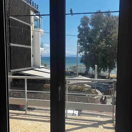 Seaview With Share Some Place Hostel *